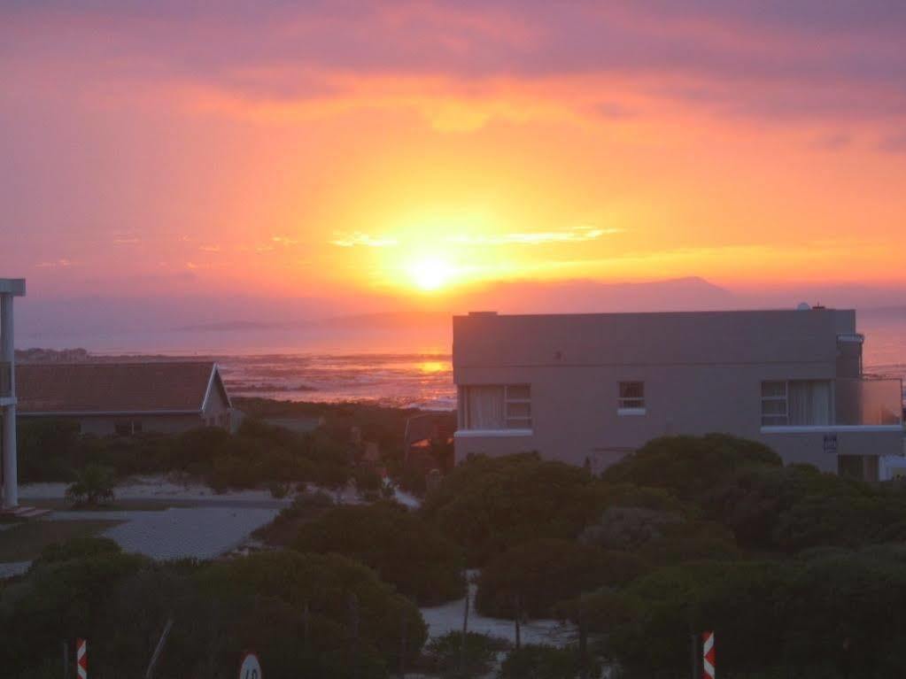 Aire Del Mar Guest House Kleinbaai Екстер'єр фото